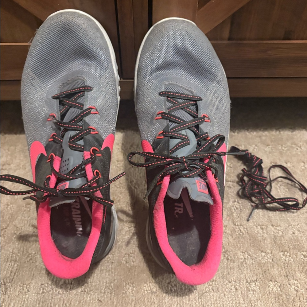 Nike Metcon Training Shoes – Hot Pink/Gray/Black